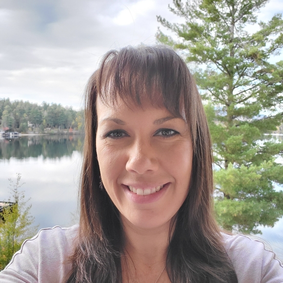 Meet your Posher, Danielle - Picture 1 of 1